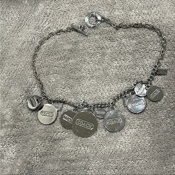 VINTAGE COACH LEGACY SIGNATURE MEDALLION CHARM 17” STAINLESS STEEL NECKLACE - Picture 2 of 8